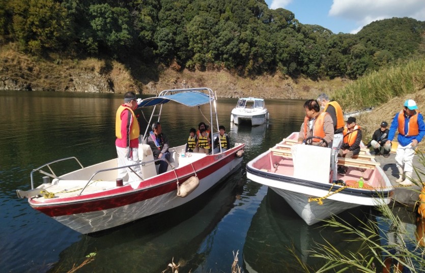 NPO法人バイオマスワークあったらし会 秋の大鶴湖まつり遊覧船