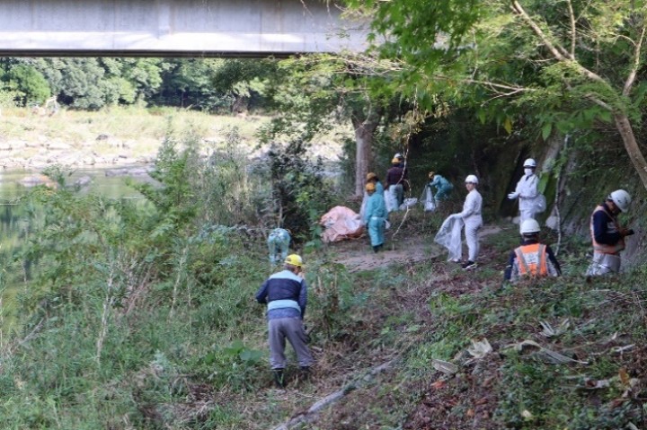 NPO法人耶馬溪の自然と景観を守る会 第11回山国川クリーンアップ大作戦
