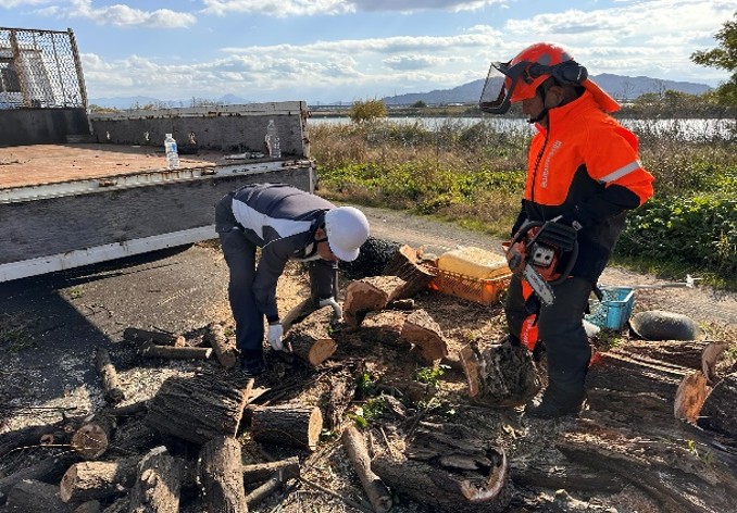 NPO法人天明水の会 外来水草除去作業