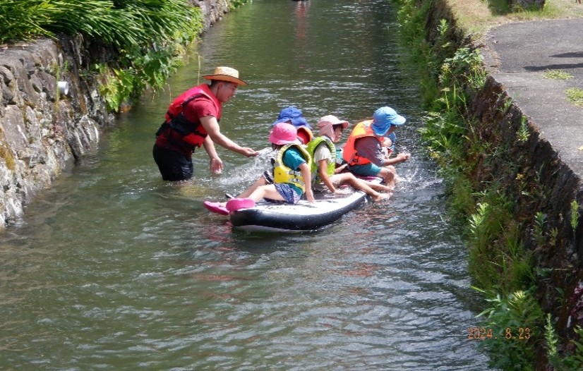自然と暮らしを考える研究会 夏休みリバースクール＝川副くらんぼこども園