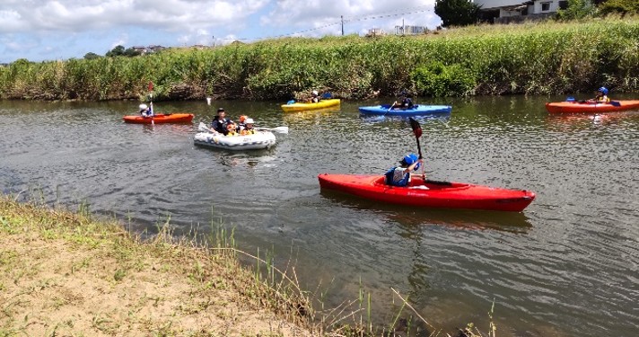 笹尾川水辺の楽校運営協議会 大原市民センターいきいき子ども講座　カヌー体験